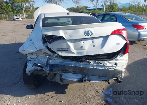 2017 Toyota Corolla Se Special Edition z USA, uszkodzony, nr VIN 5YFBURHE1HP630791